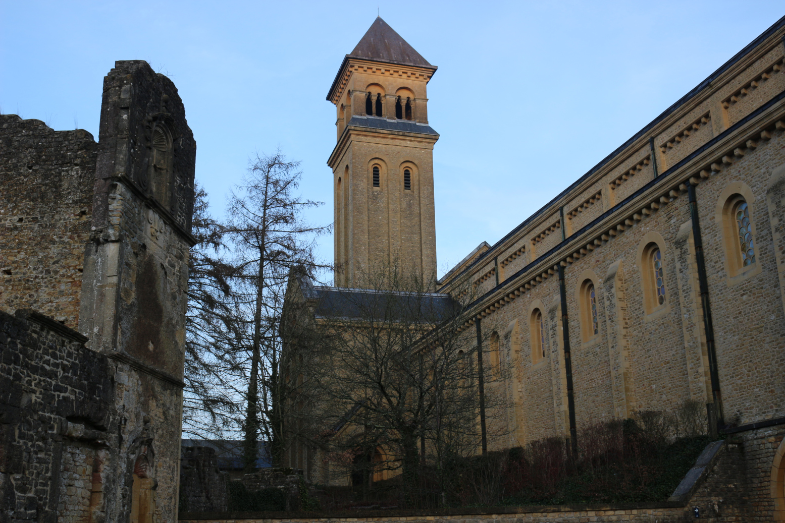 Orval: L'Église